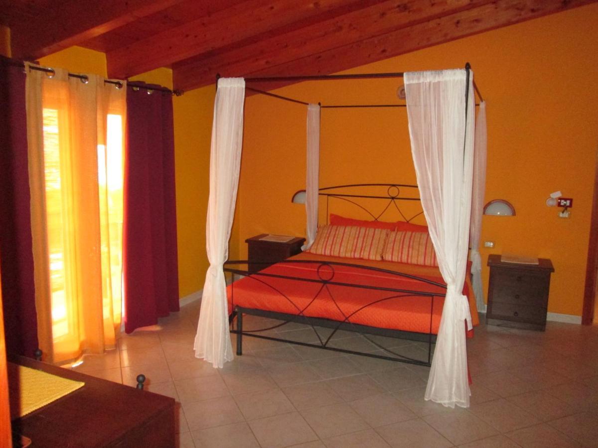 B&B Le Terrazze Isola Di S. Antioco Sant'Antìoco Eksteriør billede