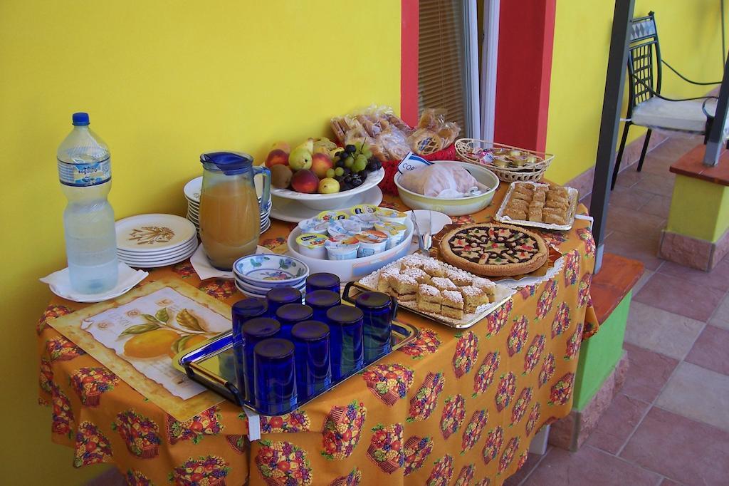 B&B Le Terrazze Isola Di S. Antioco Sant'Antìoco Eksteriør billede